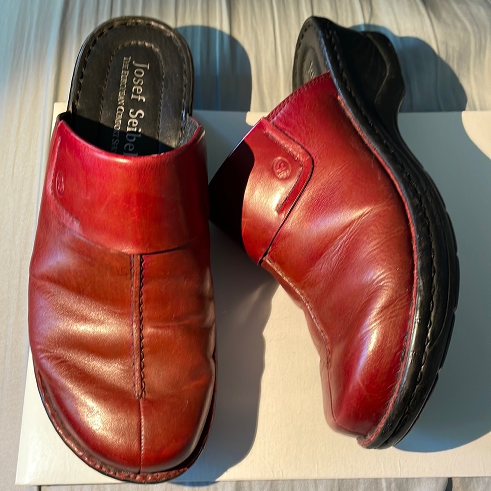 Josef Seibel Carole Clogs size 39 Burnt Red
